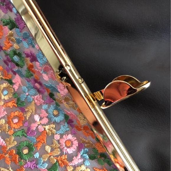 Petite Floral Clutch - Picture 3 of 6